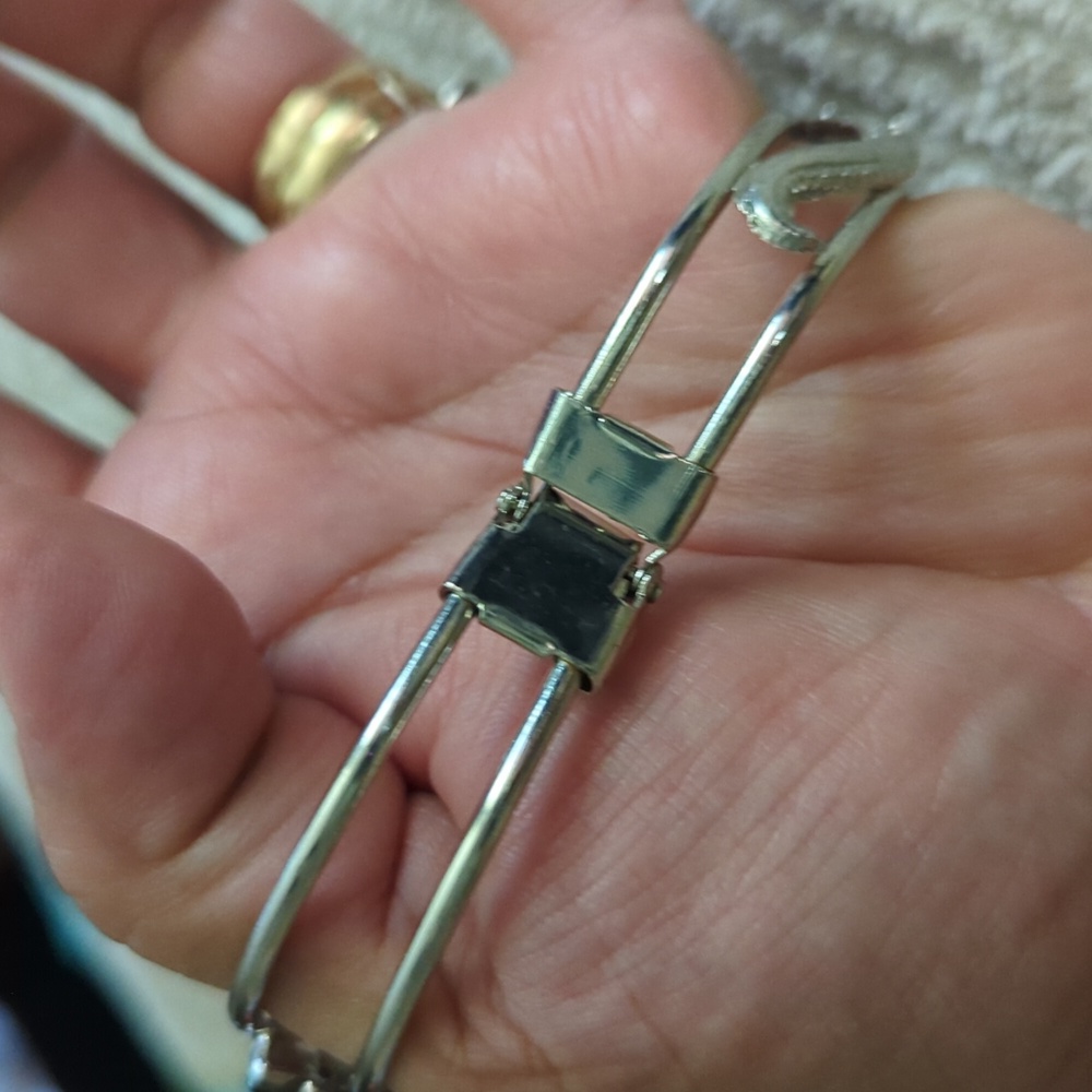 ~ Bracelet - Picture 10 of 14